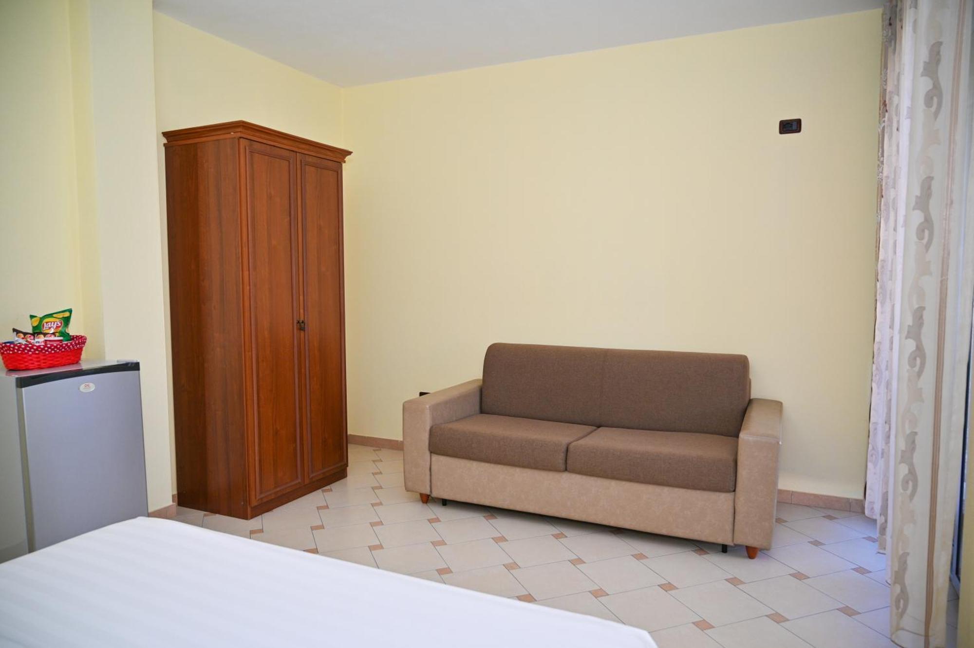 Hotel Vila Emes ドゥラス 部屋 写真
