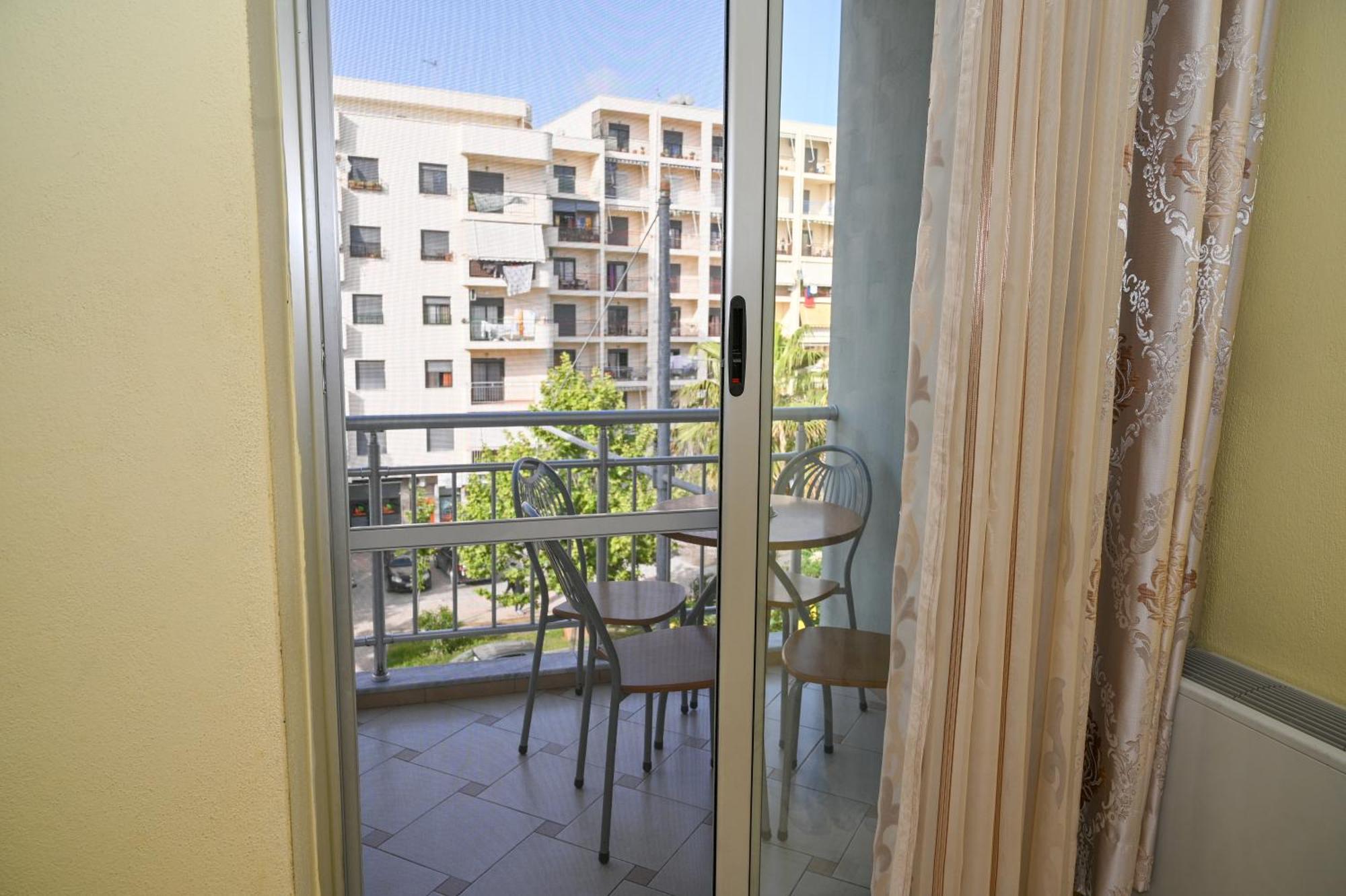 Hotel Vila Emes ドゥラス 部屋 写真