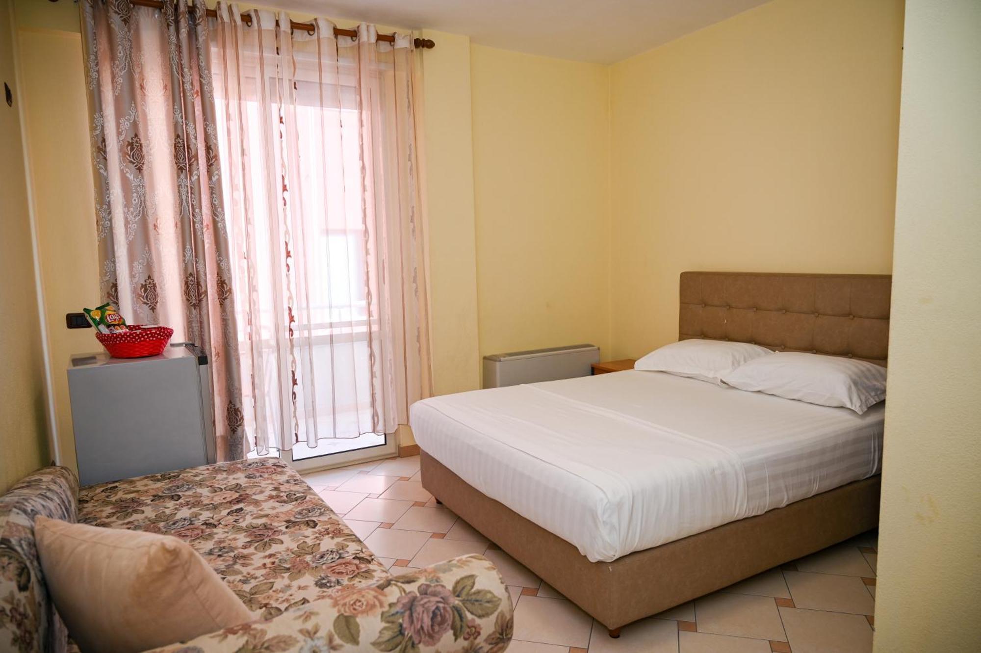 Hotel Vila Emes ドゥラス 部屋 写真