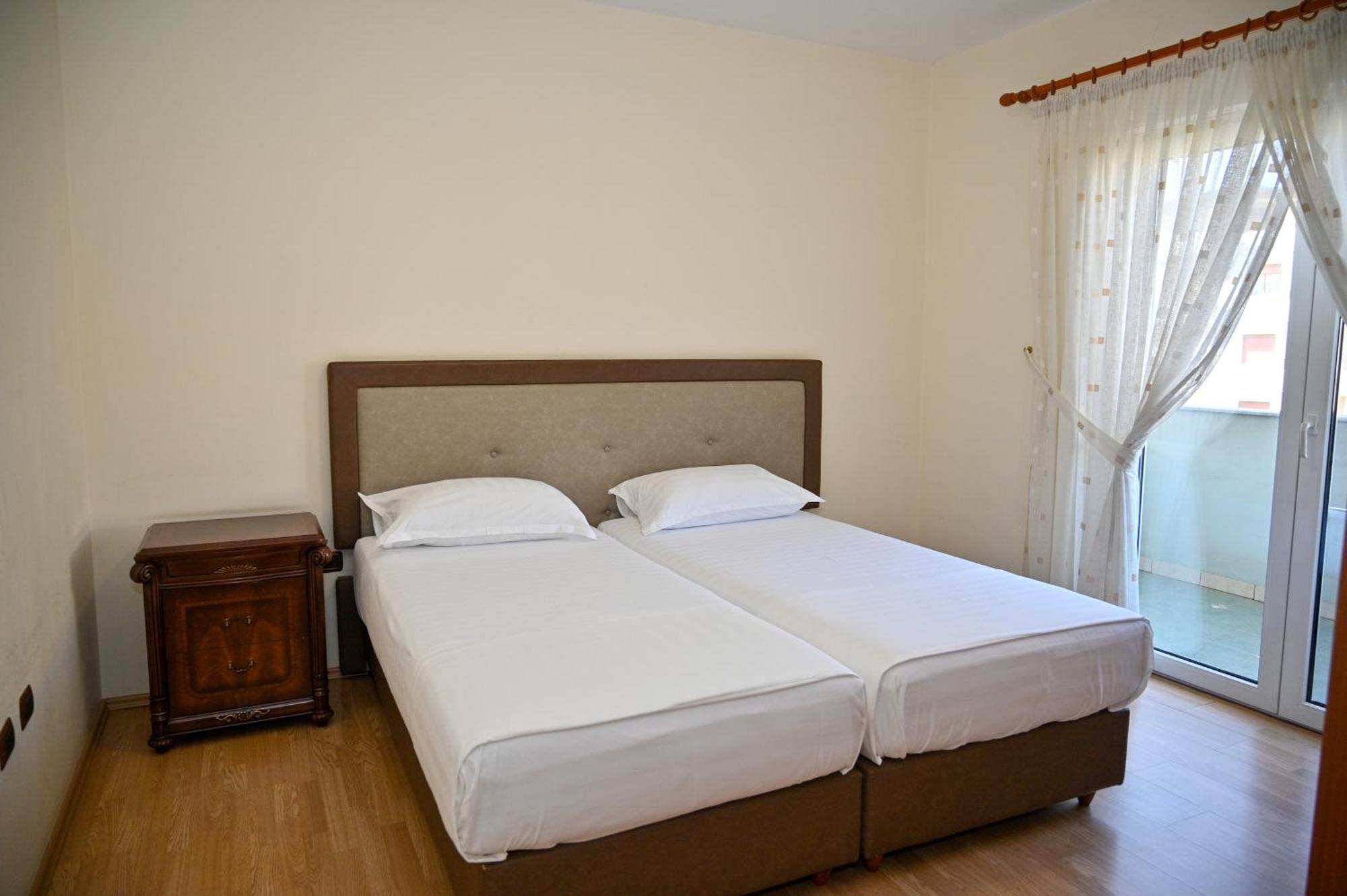 Hotel Vila Emes ドゥラス 部屋 写真