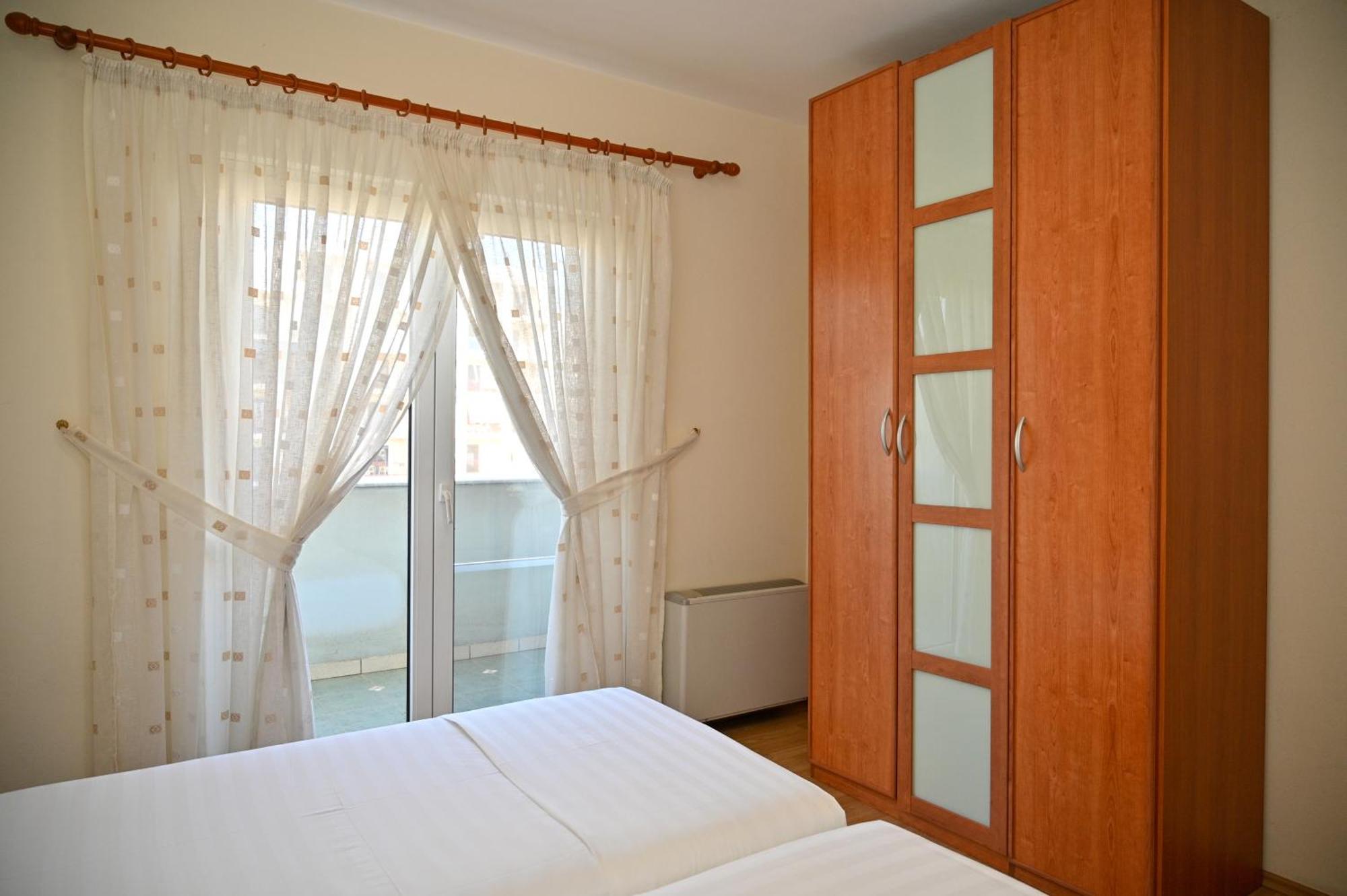 Hotel Vila Emes ドゥラス エクステリア 写真