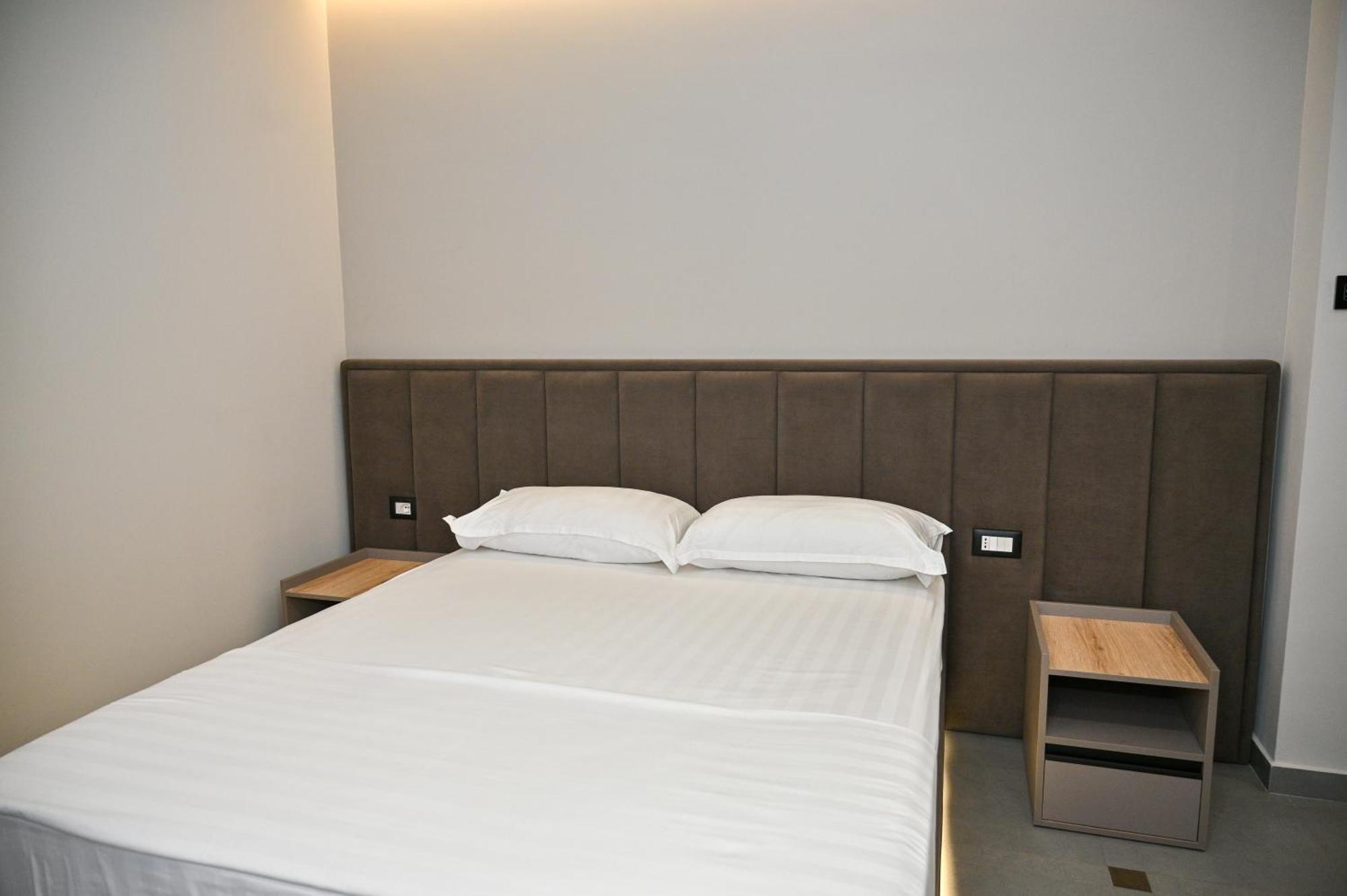 Hotel Vila Emes ドゥラス 部屋 写真
