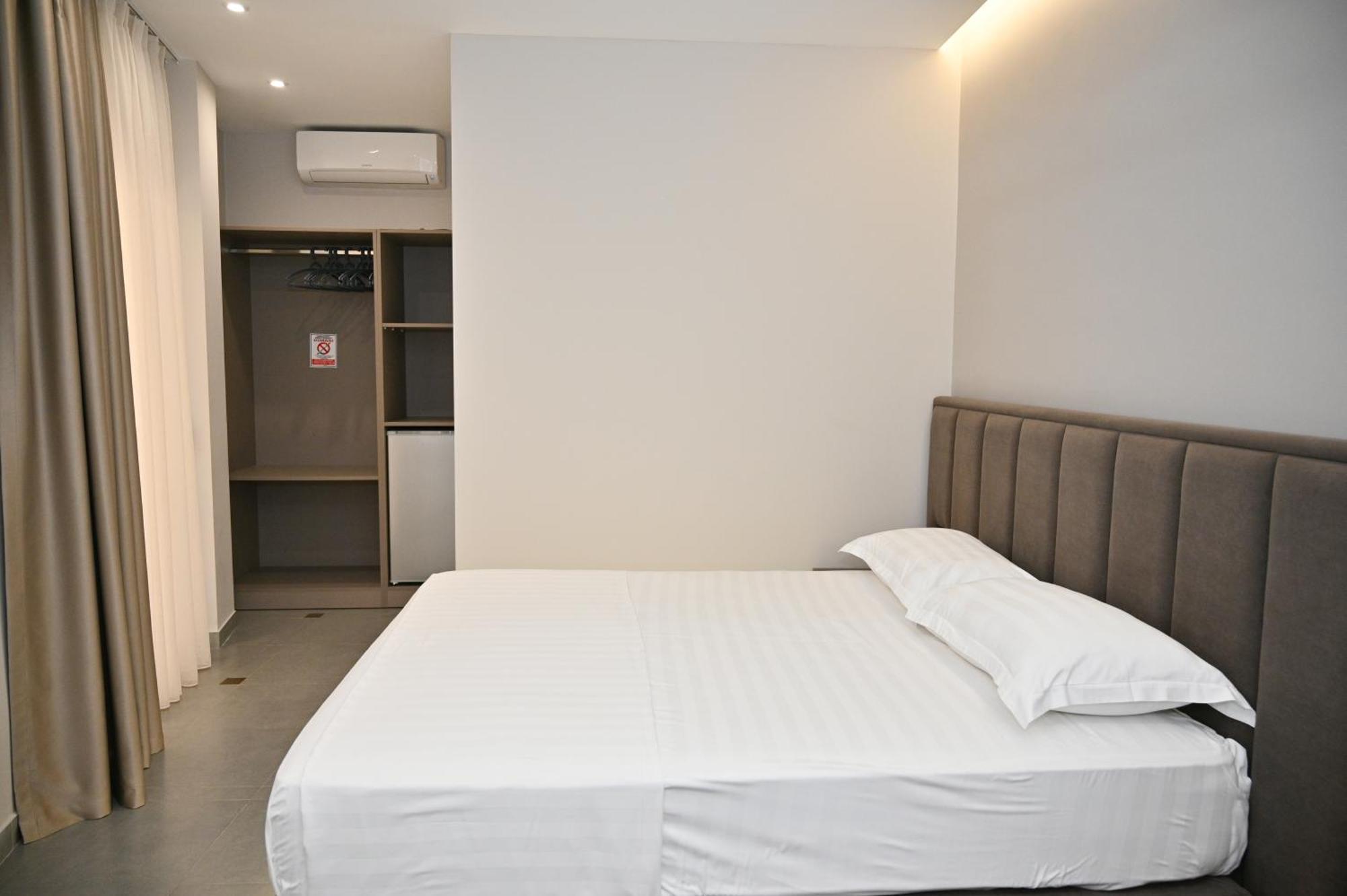 Hotel Vila Emes ドゥラス エクステリア 写真